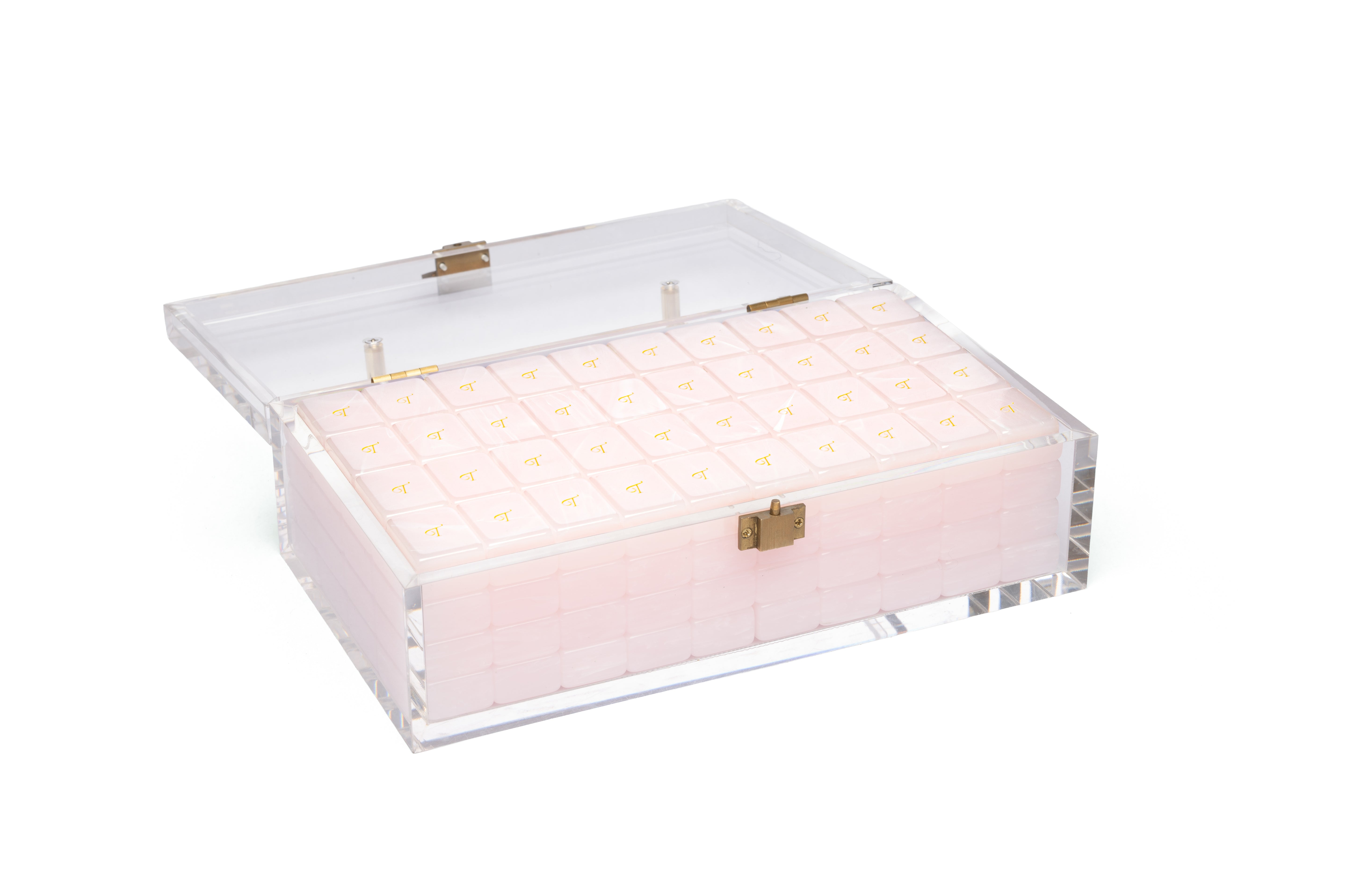 Royal Palm - Mahjong Tile Display Case - Brass & Raffia